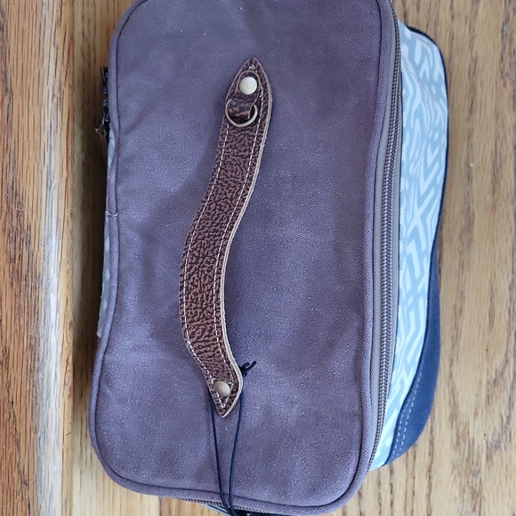 Myra X Design Shaving Bag - Picture 2 of 6